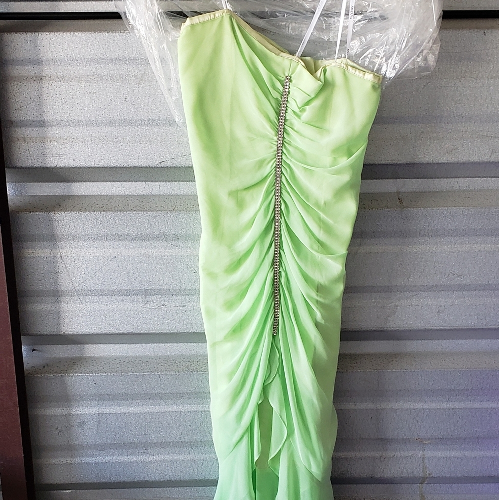 Prom / Formal Dress Green